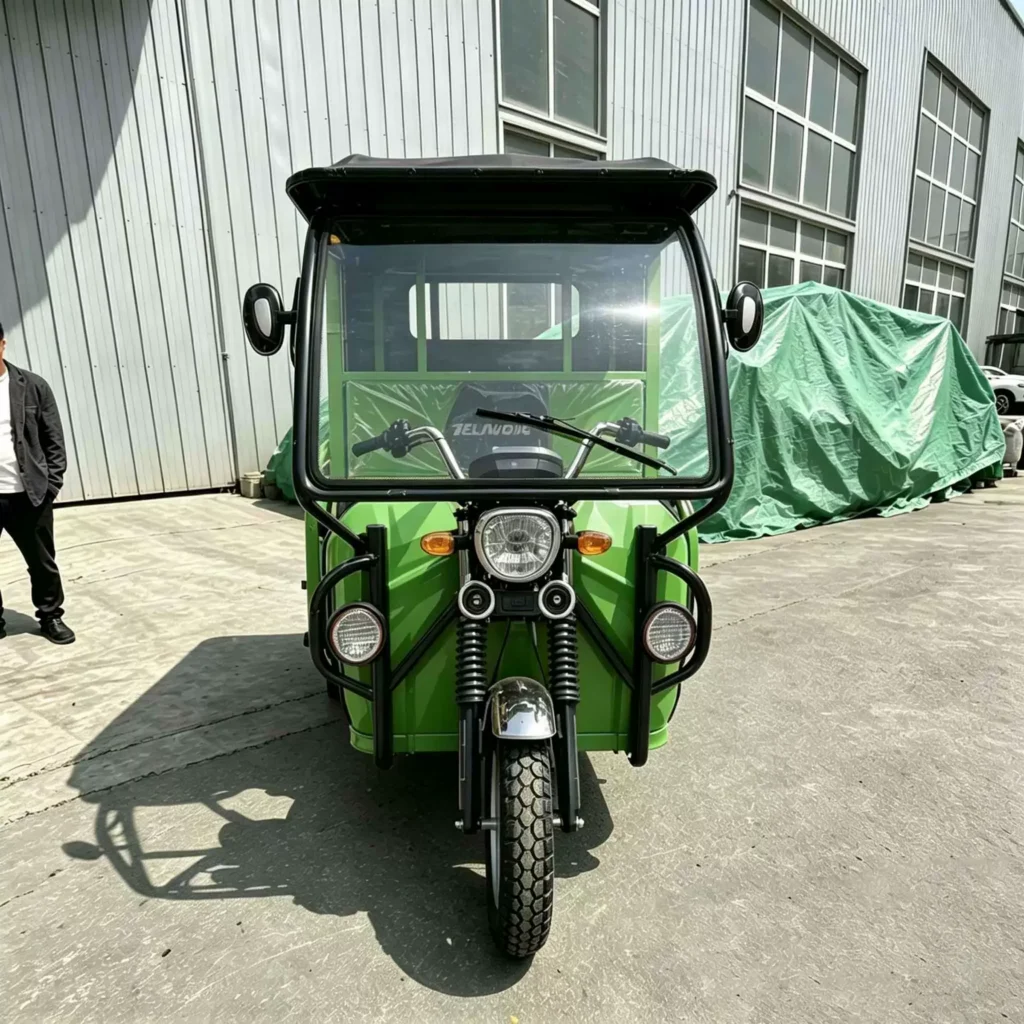 WeldSen Gasoline Enclosed Cabin Passenger Tuk-Tuk for Africa